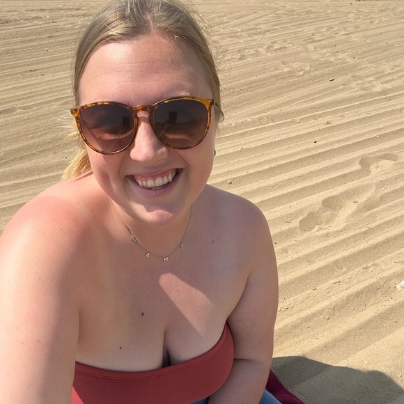 Meet your Posher, Liv - Picture 2 of 6